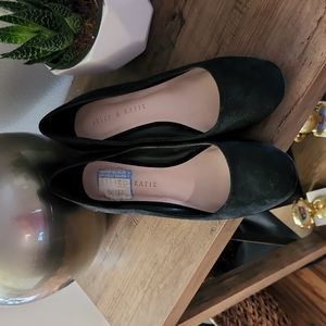 Kelly and Katie back wedge Size 7.5